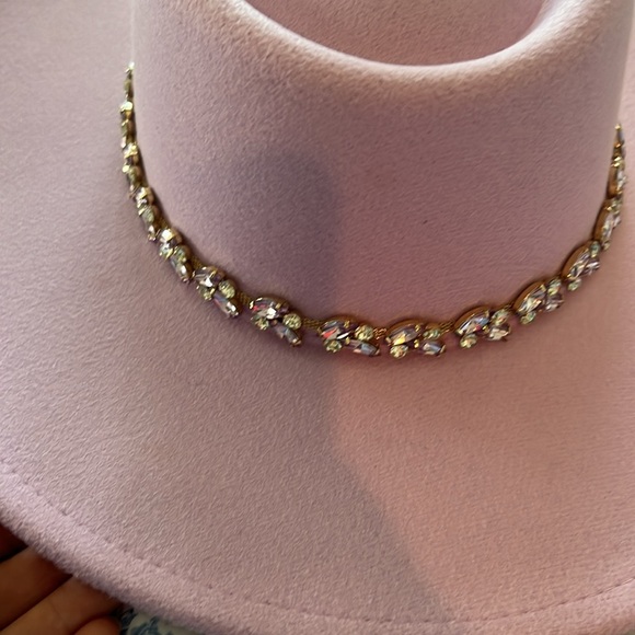 Lady Luck Hat - Picture 3 of 4